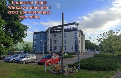 Komisariat Policji Warszawa Białołęka i krzyż upamiętniający jego ofiary